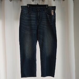 NWT-Old Navy Men's Relaxed Fit Jeans in Medium Wash